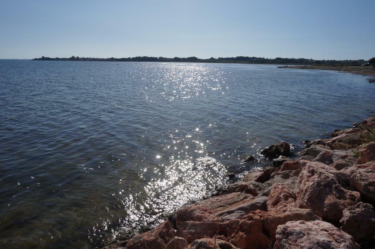 Port Mezua Lägenhet Mèze Exteriör bild
